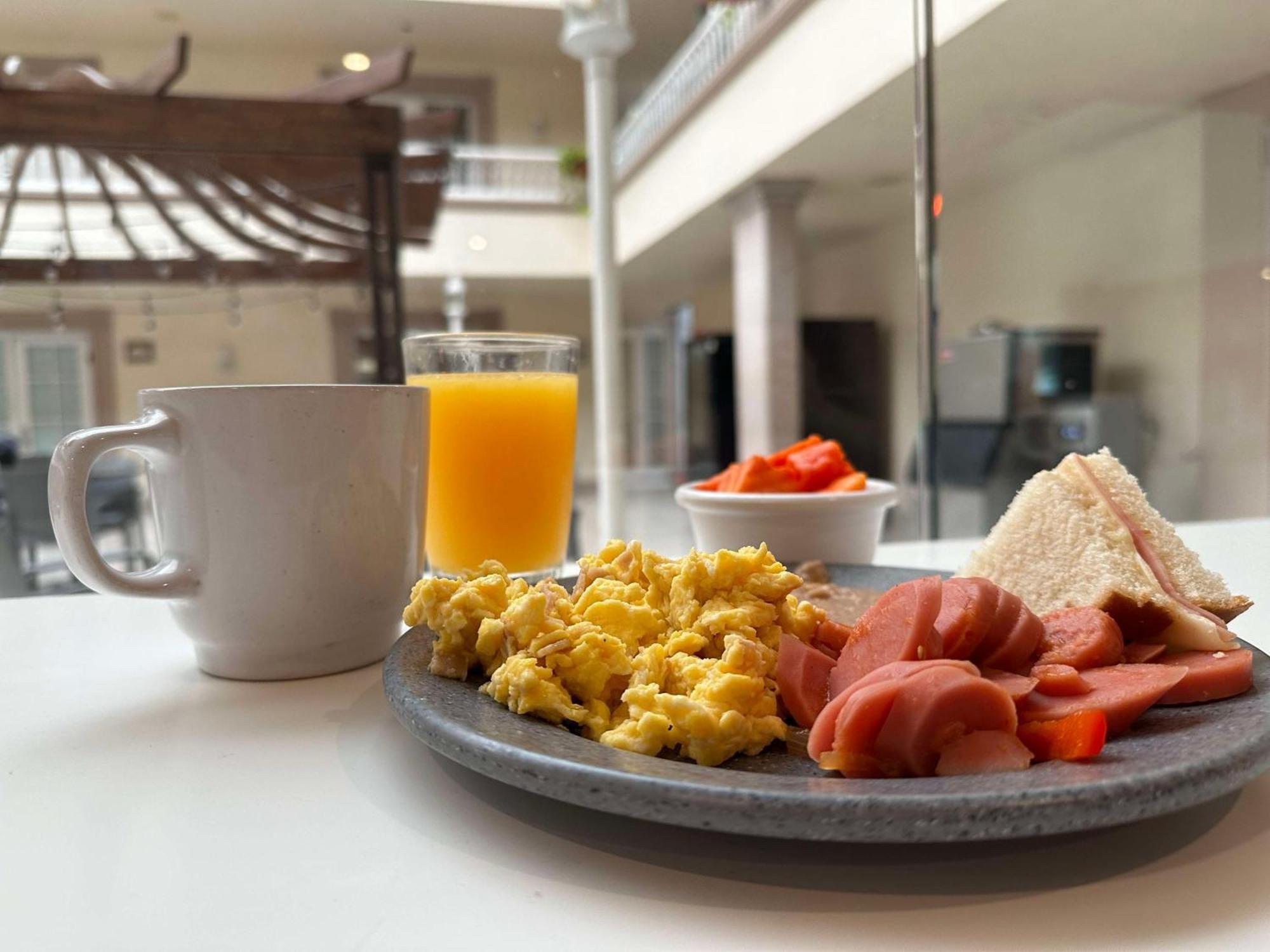 Best Western Plus Monterrey Colon المظهر الخارجي الصورة